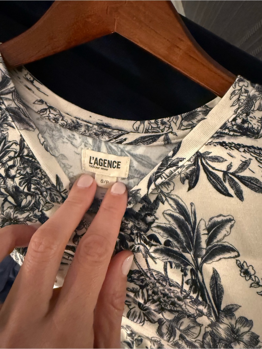 L'AGENCE Cream Sweatshirt with Navy Floral Print